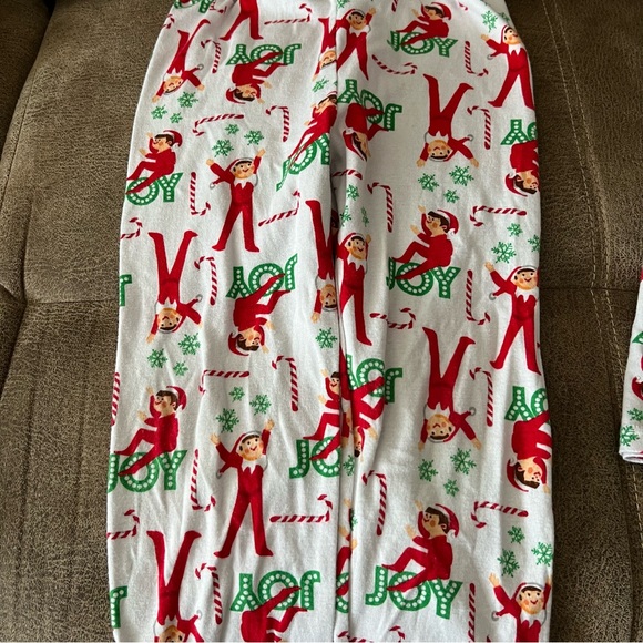 Elf on the Shelf Kids PJs - Picture 3 of 3